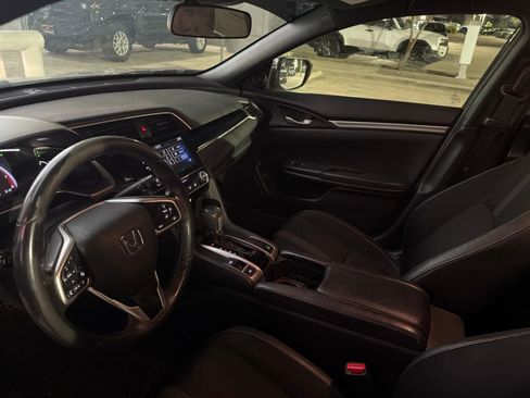 Used 2019 Honda Civic Sport image 7