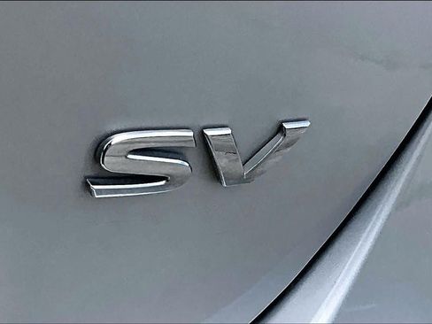 Used 2022 Nissan Rogue Sport SV FWD image 9