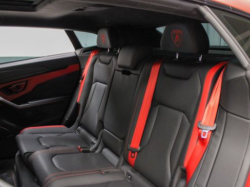 Used 2025 Lamborghini Urus SE image 35