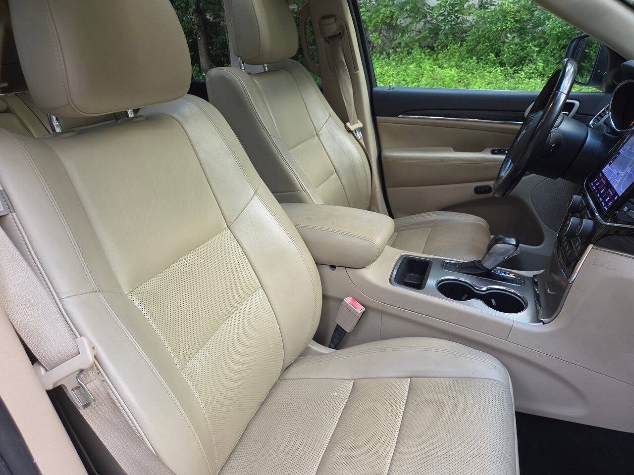 Used 2020 Jeep Grand Cherokee Limited w/ Luxury Group II RWD image 12