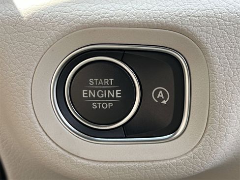Certified 2025 Mercedes-Benz GLE 350 4MATIC image 30