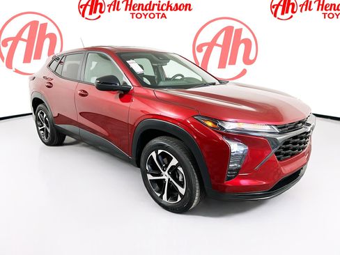 Used 2024 Chevrolet Trax RS w/ Sunroof Package image 1