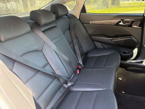 Used 2020 Kia Cadenza Technology image 19