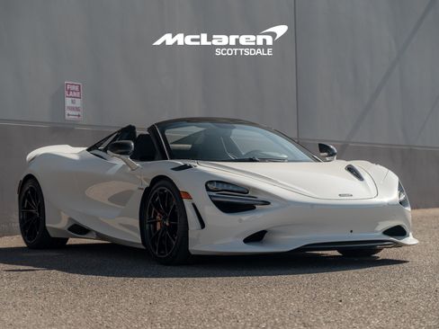 Used 2024 McLaren 750S Spider RWD image 9