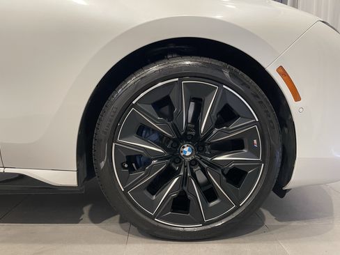 Used 2023 BMW i7 xDrive60 AWD/4WD image 10