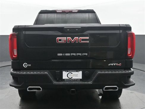 Used 2022 GMC Sierra 1500 AT4 w/ Technology Package image 5