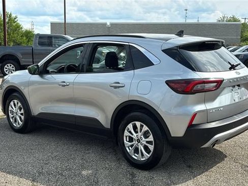 Used 2023 Ford Escape Active w/ Tech Pack #1 AWD/4WD image 4