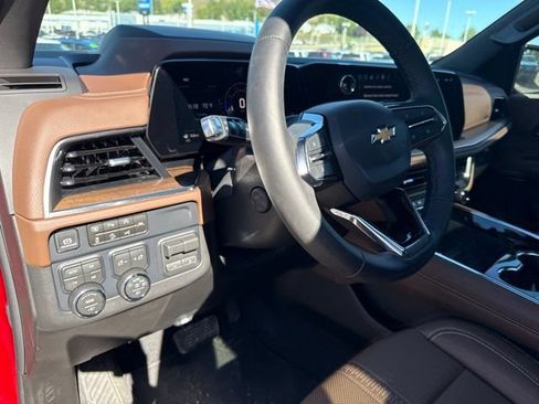Used 2026 Chevrolet Tahoe High Country AWD/4WD image 17