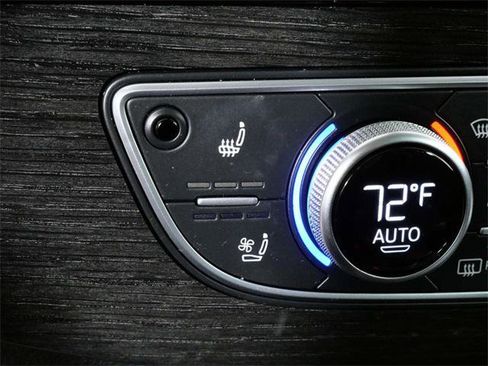 Used 2017 Audi Q7 3.0T Prestige w/ Prestige Package image 23