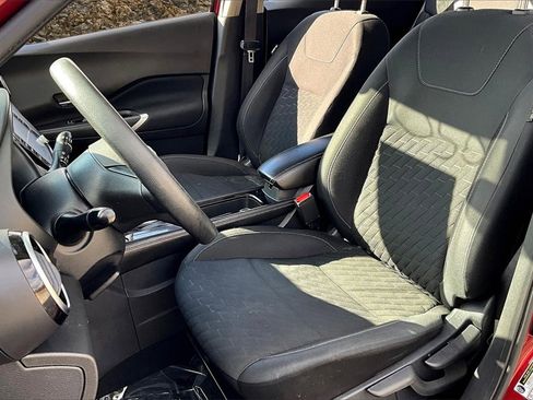 Used 2022 Nissan Kicks SV image 20