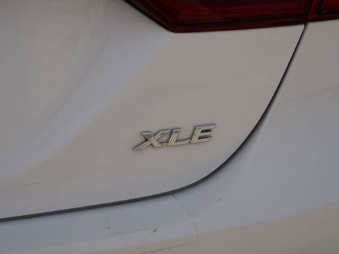 Used 2019 Toyota Camry XLE w/ Driver Assist Package image 10