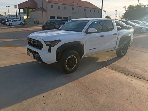 Used 2024 Toyota Tacoma TRD Off-Road image 1