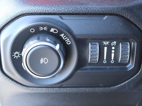 Used 2022 Jeep Wrangler Unlimited Rubicon w/ LED Lighting Group AWD/4WD image 23