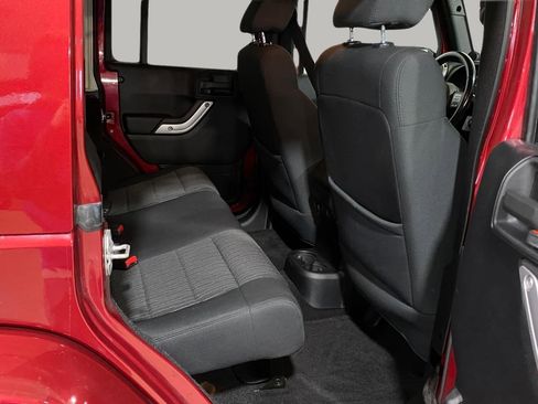 Used 2011 Jeep Wrangler Unlimited Sahara AWD/4WD image 26