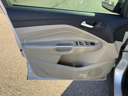 Used 2019 Ford Escape SE image 15