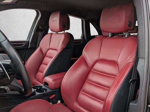 Used 2023 Porsche Macan GTS image 5