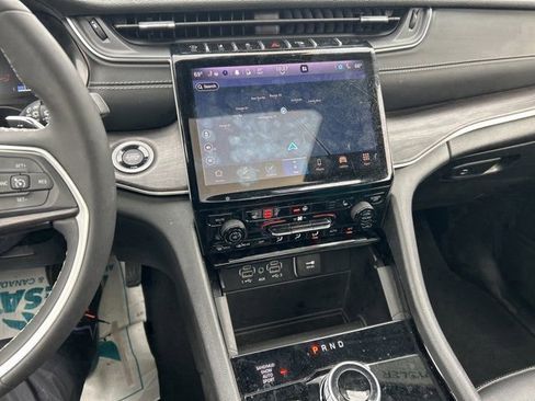 Used 2023 Jeep Grand Cherokee L Limited image 11