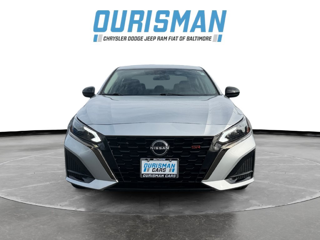 Used 2024 Nissan Altima 2.5 SR FWD image 8