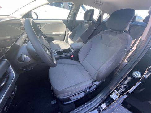 Used 2025 Kia K4 LXS image 35