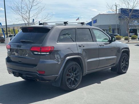 Used 2018 Jeep Grand Cherokee Laredo AWD/4WD image 7