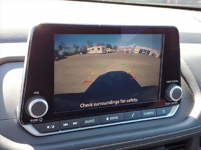 Used 2025 Nissan Rogue SV AWD/4WD image 23