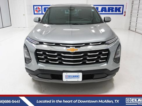 New 2026 Chevrolet Equinox LT image 2