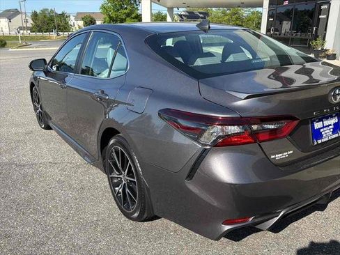 Used 2024 Toyota Camry SE FWD image 6