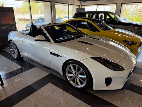 Used 2019 Jaguar F-TYPE Convertible image 39