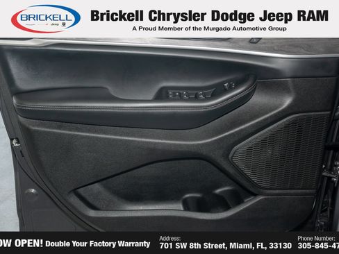 Used 2025 Jeep Grand Cherokee Limited AWD/4WD image 12