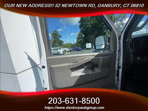 Used 2021 Chevrolet Express 2500 RWD image 11