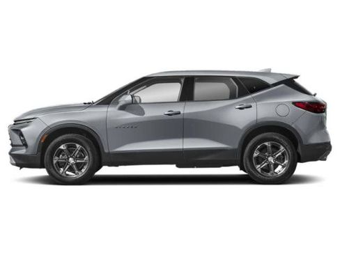 Used 2025 Chevrolet Blazer RS FWD image 3