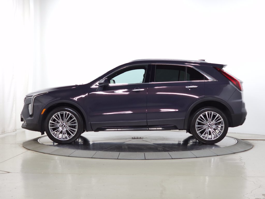Used 2024 Cadillac XT4 Premium Luxury w/ Technology Package FWD image 2