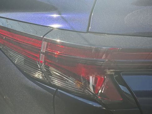 Used 2025 Toyota Sienna LE w/ LE Plus Package image 9