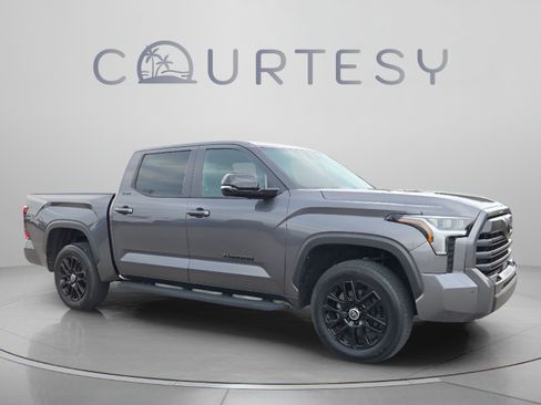 Used 2024 Toyota Tundra Limited AWD/4WD image 7