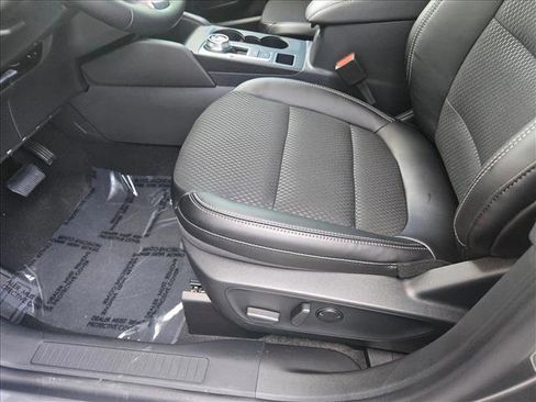 New 2025 Ford Escape SE image 4