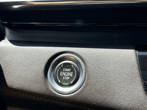 Used 2021 Cadillac Escalade Premium Luxury w/ LPO, Illumination Package AWD/4WD image 28