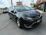 Used 2017 Chrysler Pacifica Touring-L Plus image 3