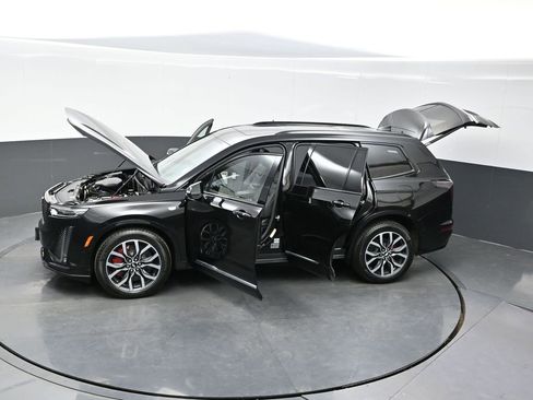 Certified 2025 Cadillac XT6 Sport w/ Platinum Package AWD/4WD image 39