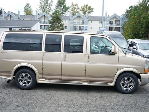 Used 2011 GMC Savana 1500 image 6