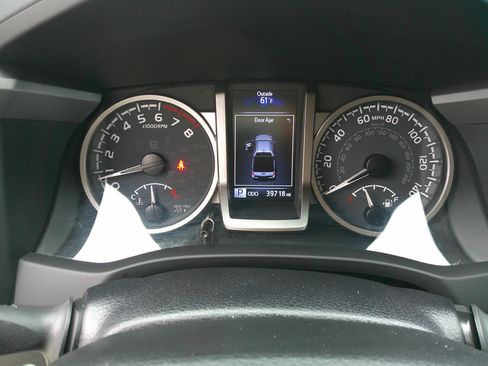 Used 2023 Toyota Tacoma SR5 w/ Technology Package image 22