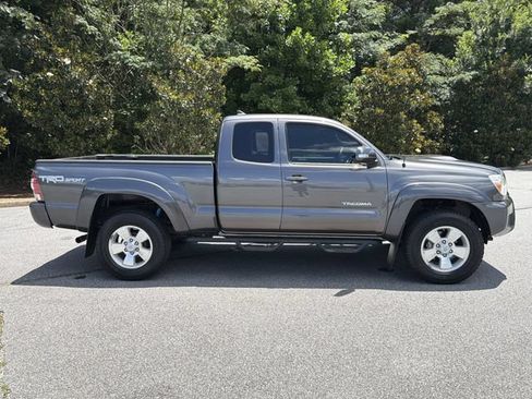 Used 2014 Toyota Tacoma PreRunner w/ TRD Sport Package RWD image 10