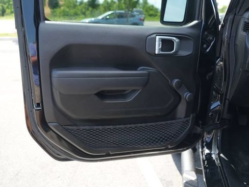Used 2024 Jeep Gladiator Sport AWD/4WD image 14