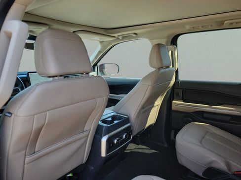 Used 2023 Ford Expedition Limited image 24