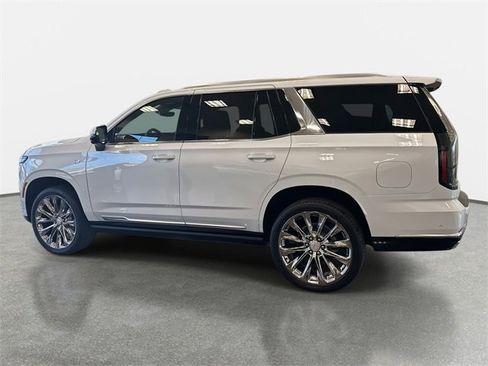 New 2026 Cadillac Escalade Luxury w/ LPO, Radiant Package image 3