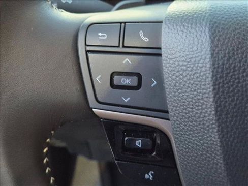 Used 2026 Toyota Camry SE w/ Convenience Package FWD image 13