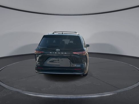 Used 2022 Toyota Sienna Platinum image 7
