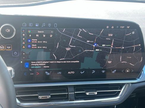 Used 2025 Chevrolet Equinox EV LT w/ Convenience Package image 14