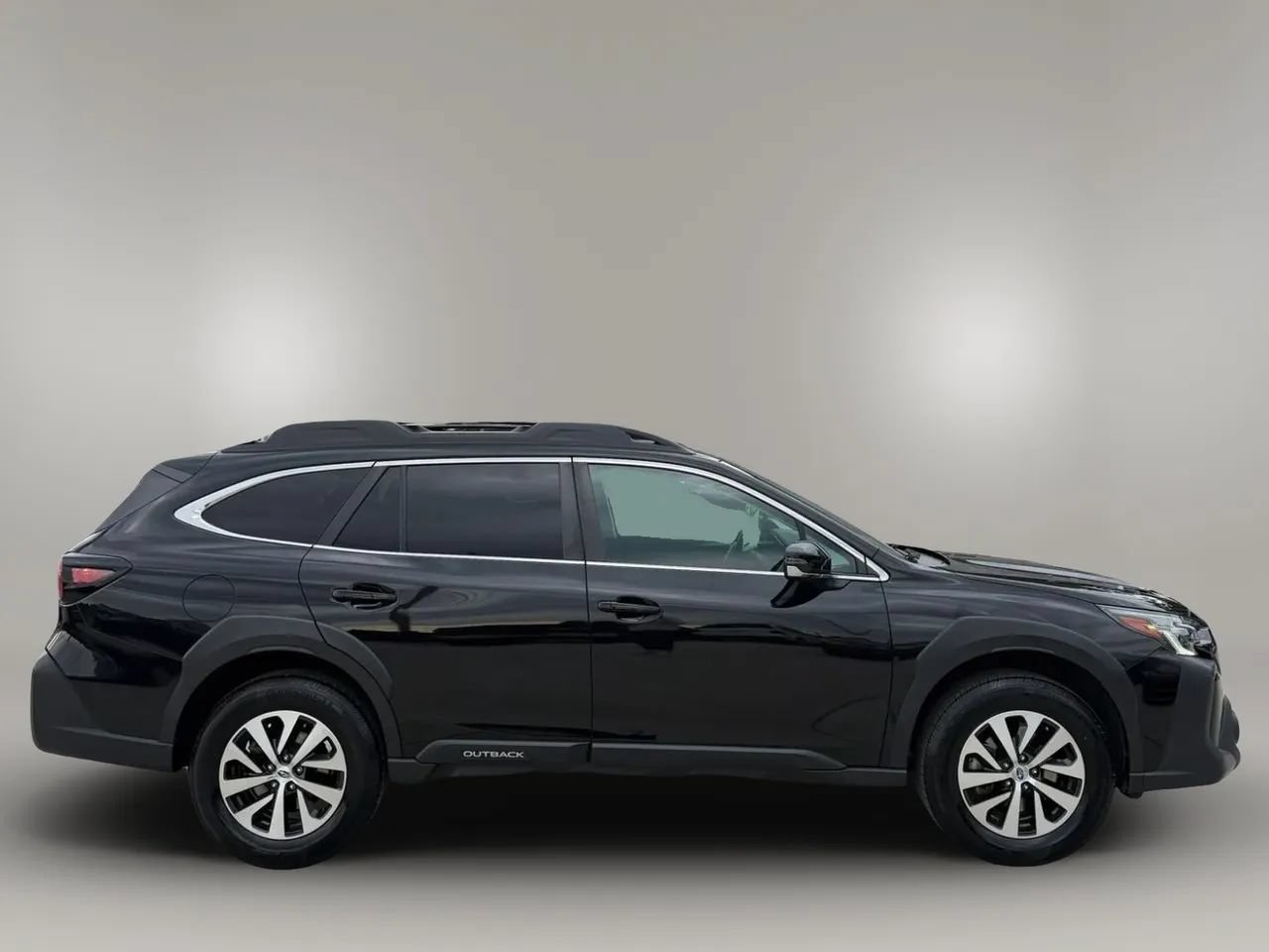 Used 2023 Subaru Outback Premium w/ Popular Package #1 AWD/4WD image 8