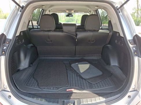 Used 2018 Toyota RAV4 LE image 29