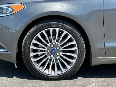 Used 2017 Ford Fusion SE FWD image 24